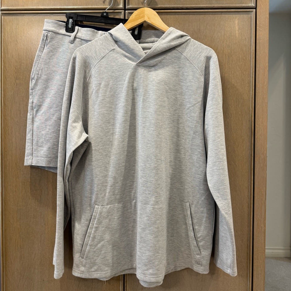 Mizzen+Main Light Gray Hoodie Short Set